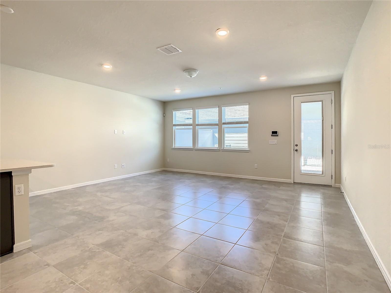 ISLES/LK NONA PH 3B - Residential Lease