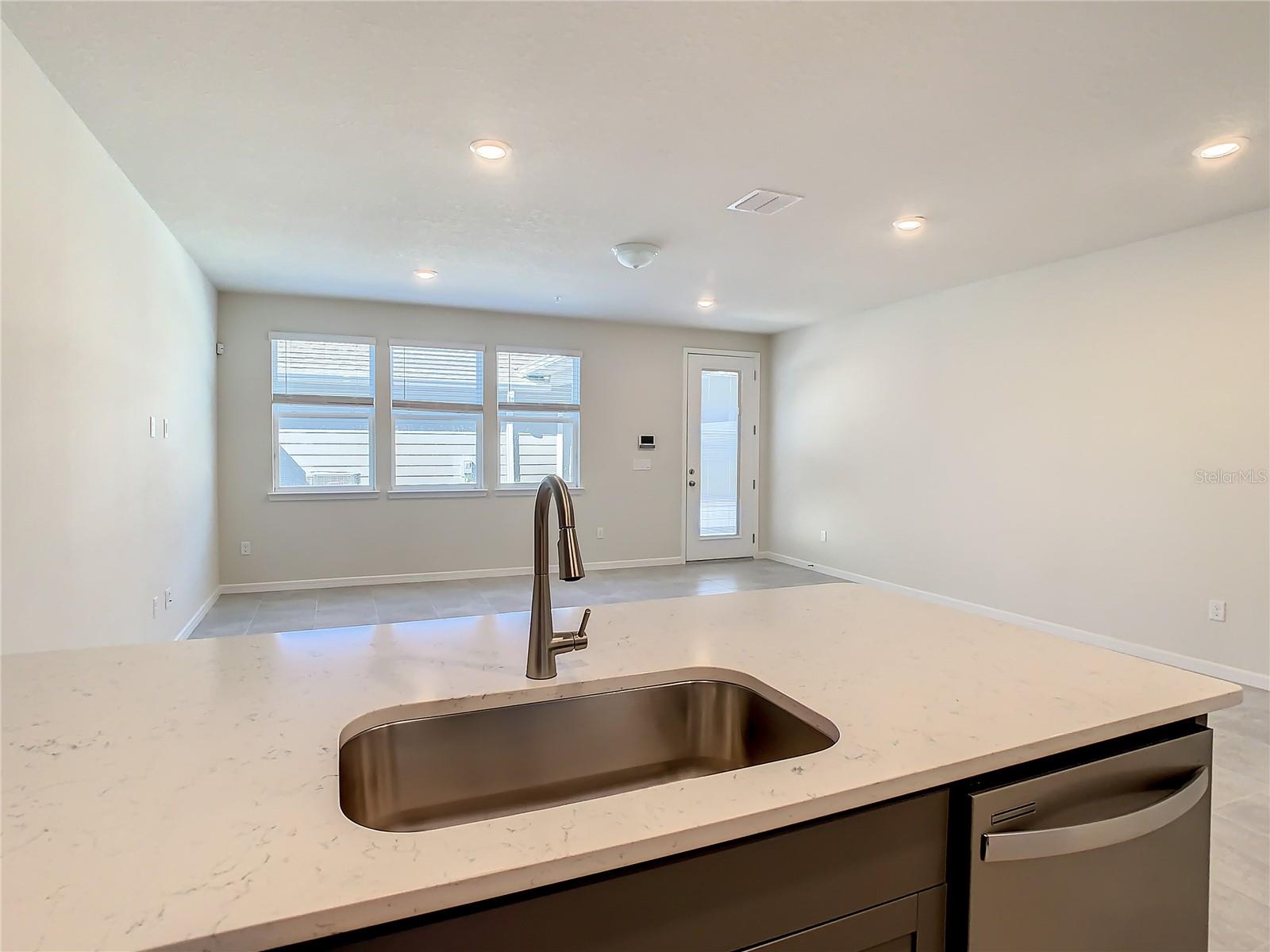 ISLES/LK NONA PH 3B - Residential Lease
