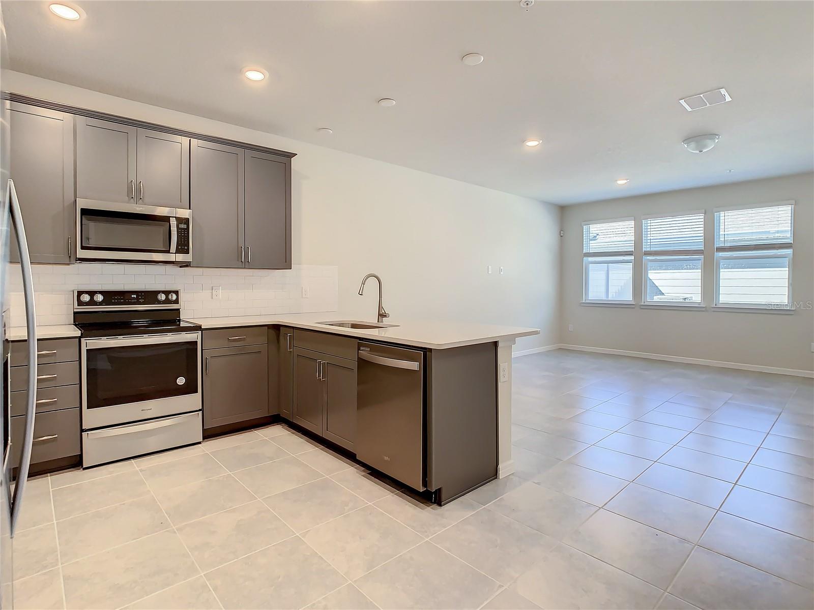 ISLES/LK NONA PH 3B - Residential Lease