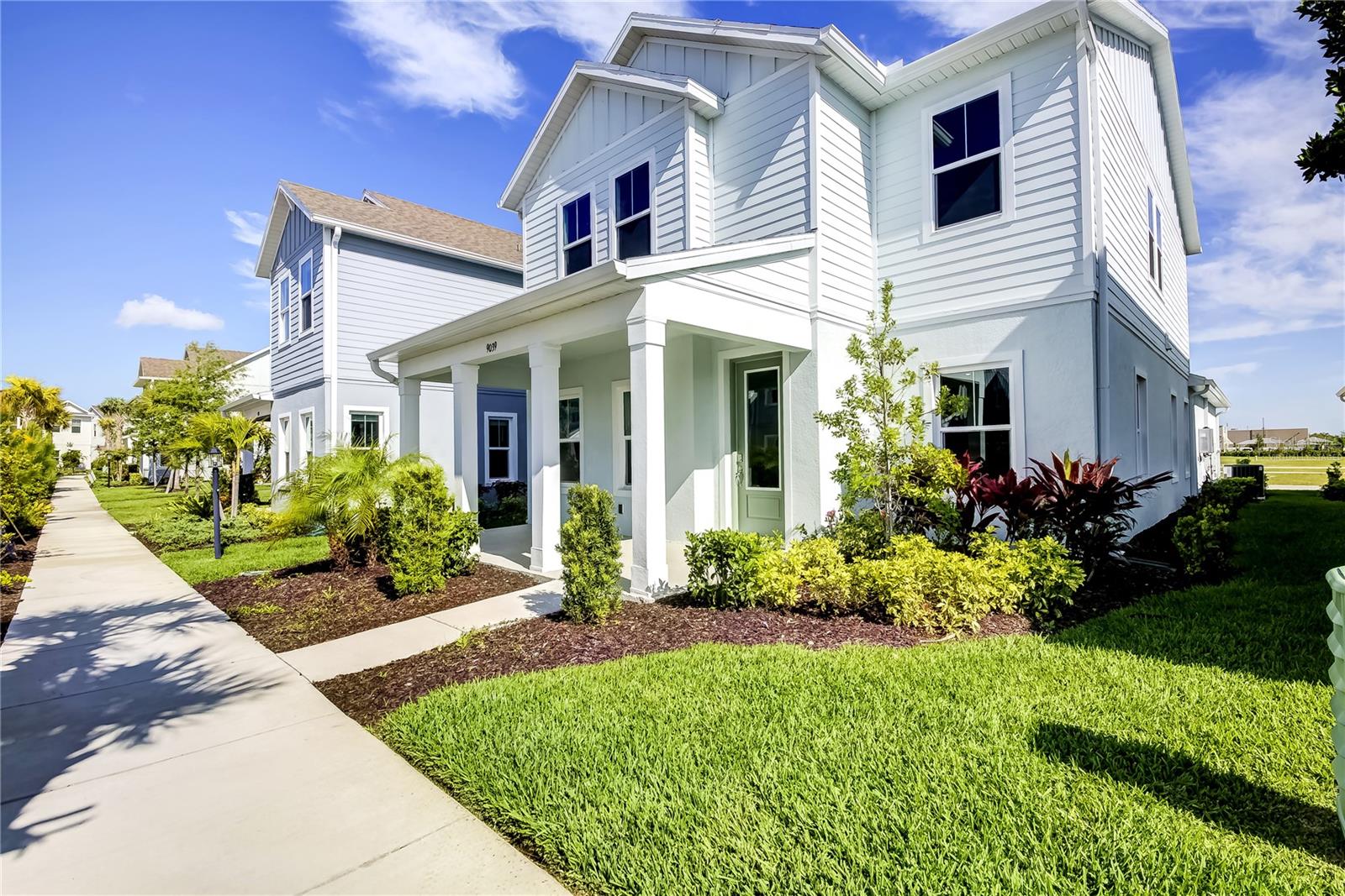 BUNGALOW WALK LAKEWOOD RANCH NEIGHBORHOOD - Residential