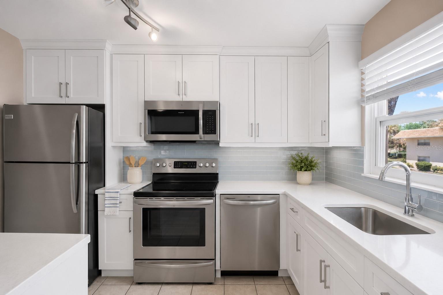 SABAL PALM GARDENS PH I - Residential