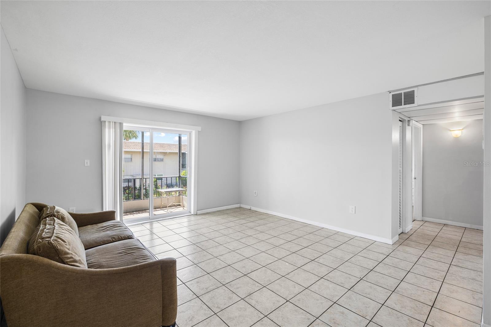 SABAL PALM GARDENS PH I - Residential