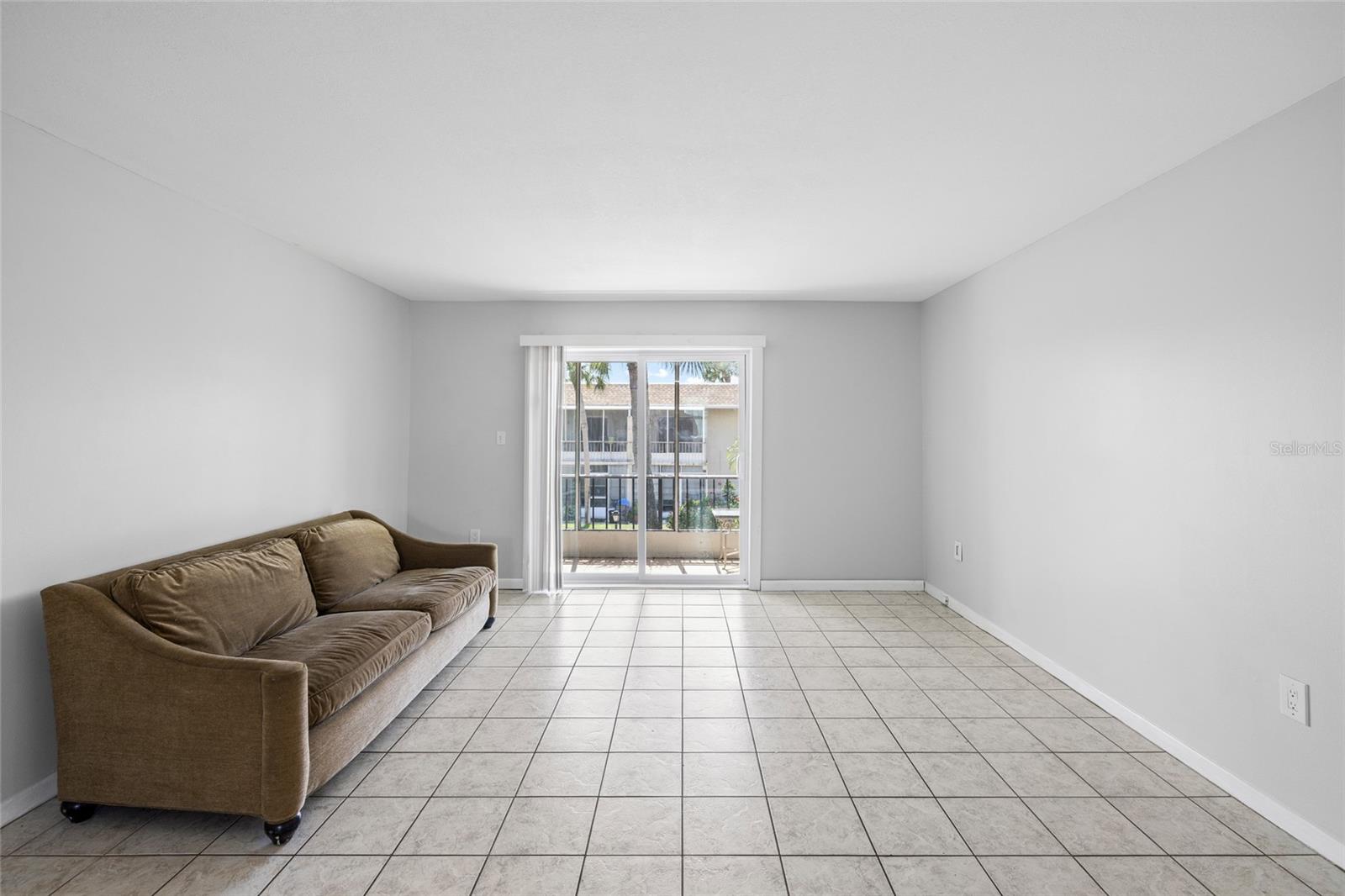 SABAL PALM GARDENS PH I - Residential