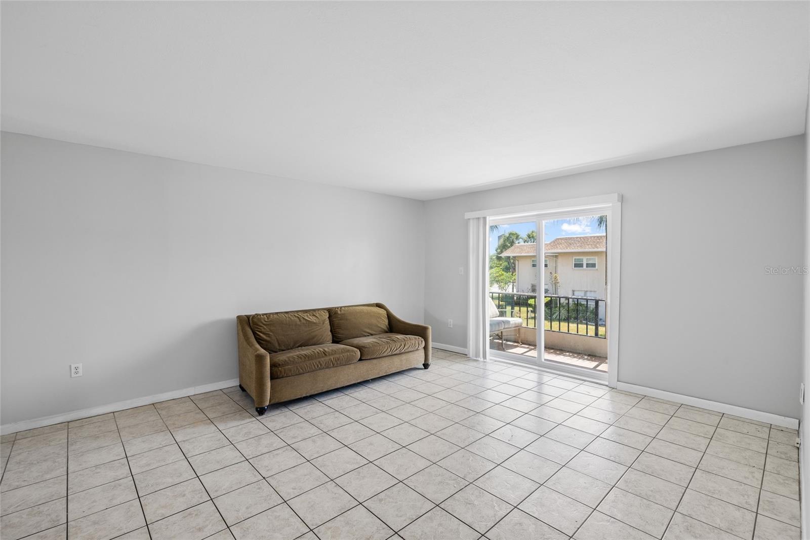 SABAL PALM GARDENS PH I - Residential