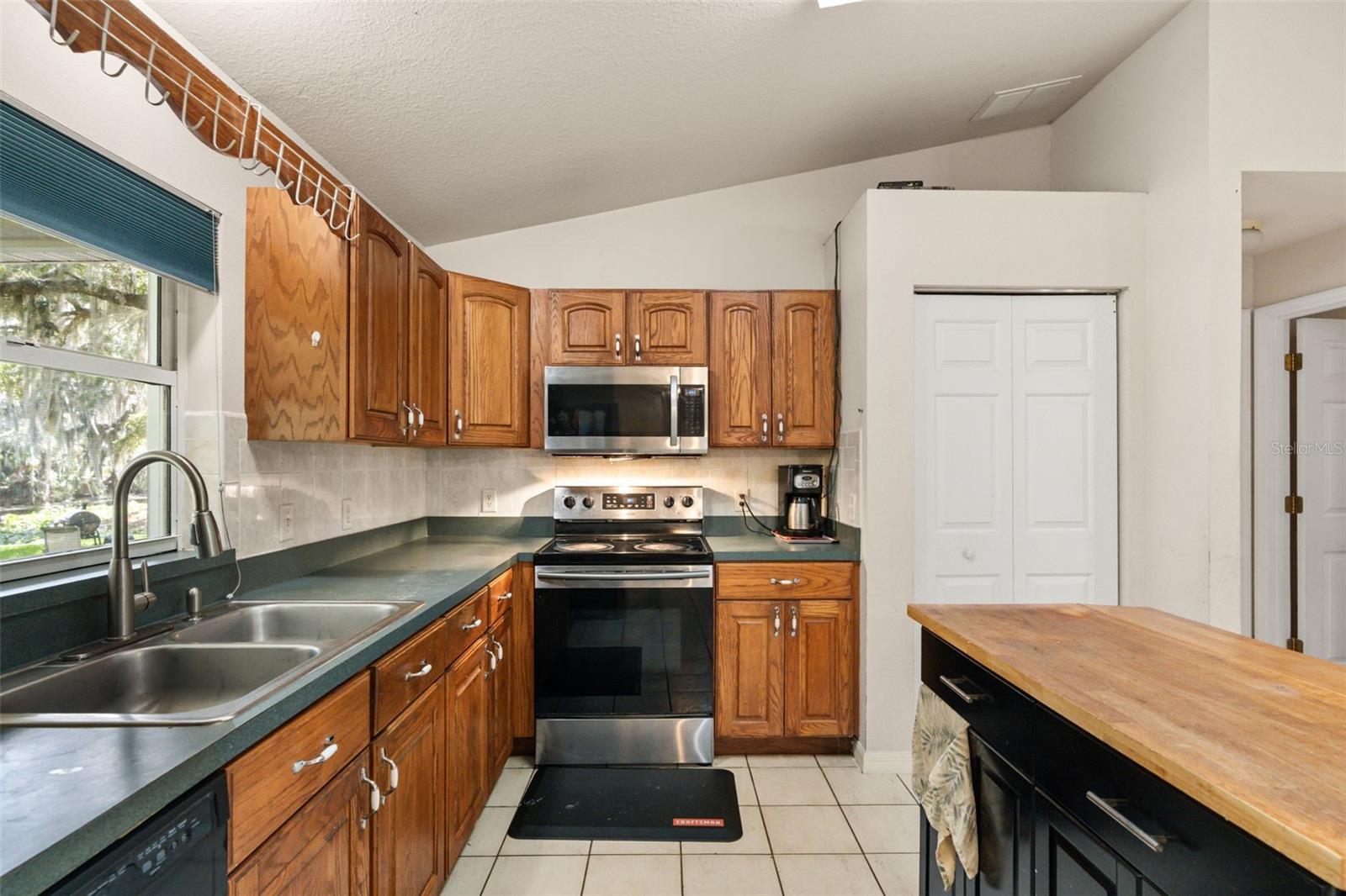 JACKSONS RIVER COUNTRY ESTATES - Residential