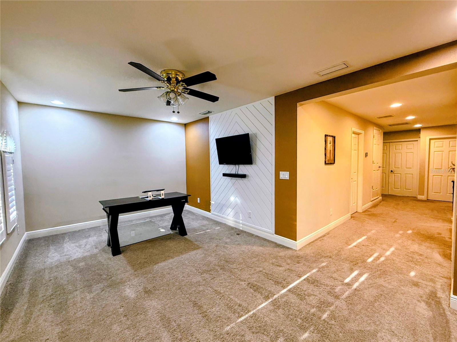 STARKEY RANCH VILLAGE 2 PH 2B - Residential Lease