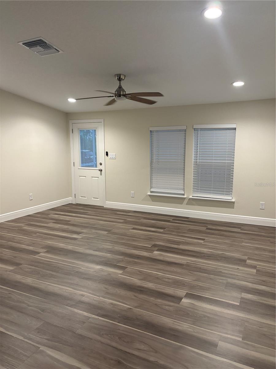 ACREAGE & UNREC - Residential Lease
