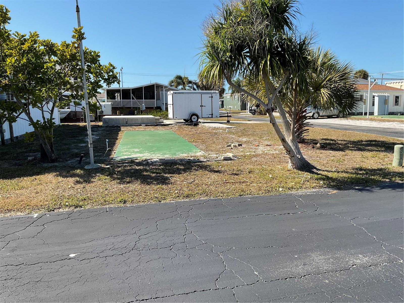 VENICE BAY ADULT PARK - Land