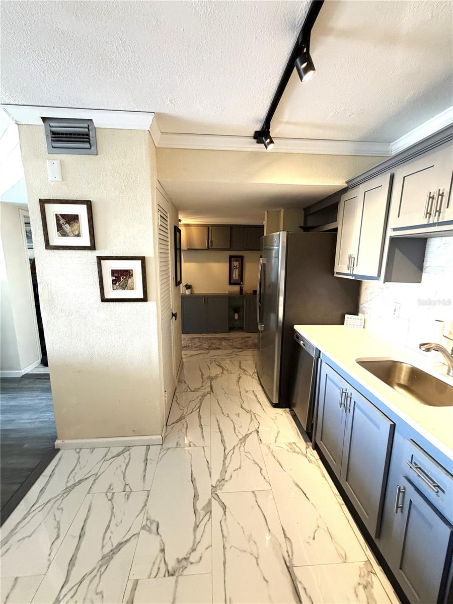 51 ISLAND WAY CONDO - Residential Lease