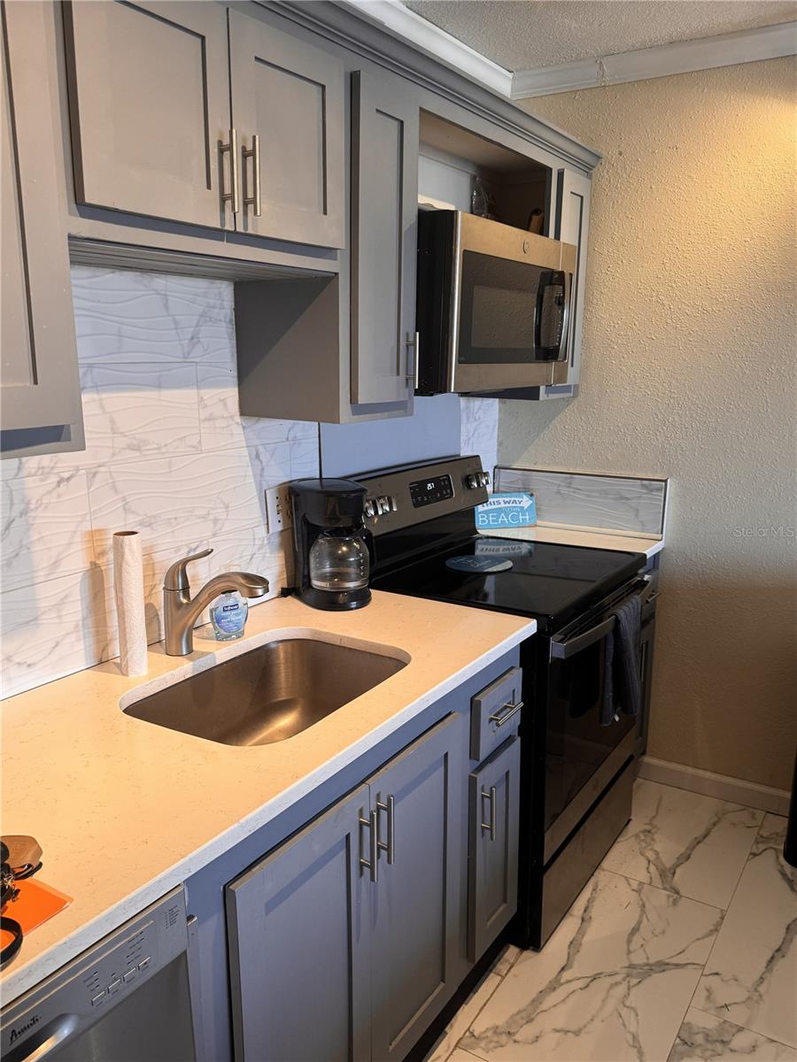 51 ISLAND WAY CONDO - Residential Lease