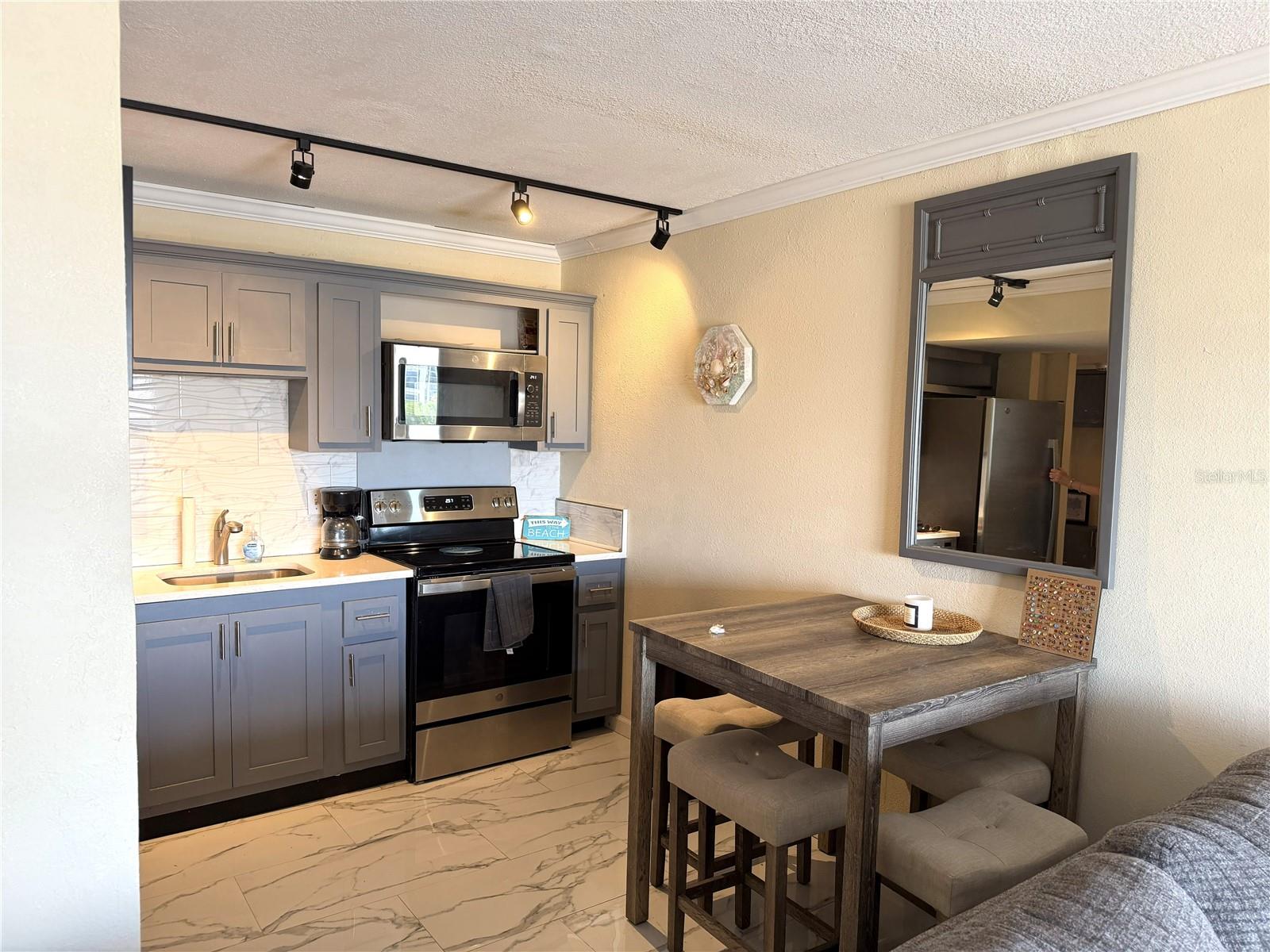 51 ISLAND WAY CONDO - Residential Lease