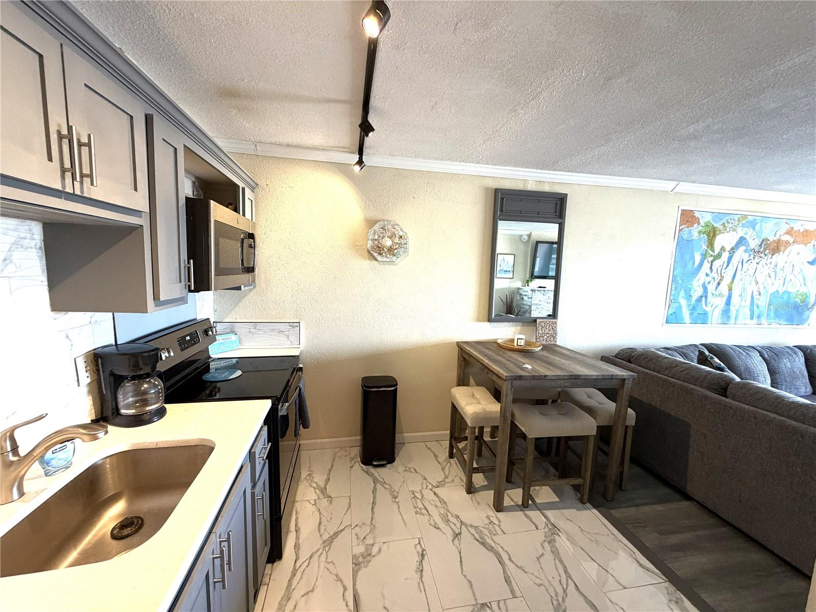 51 ISLAND WAY CONDO - Residential Lease