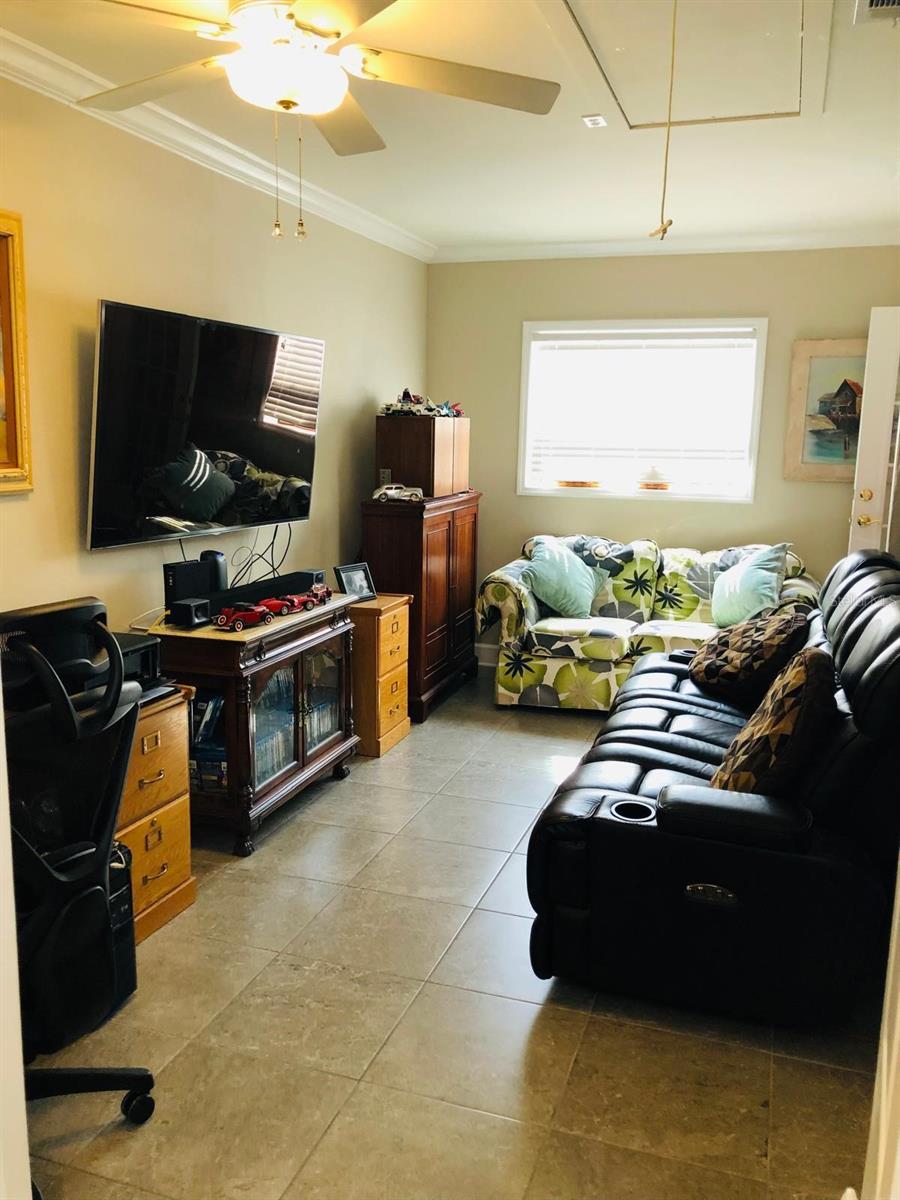 HILLCREST UR SUB - Residential