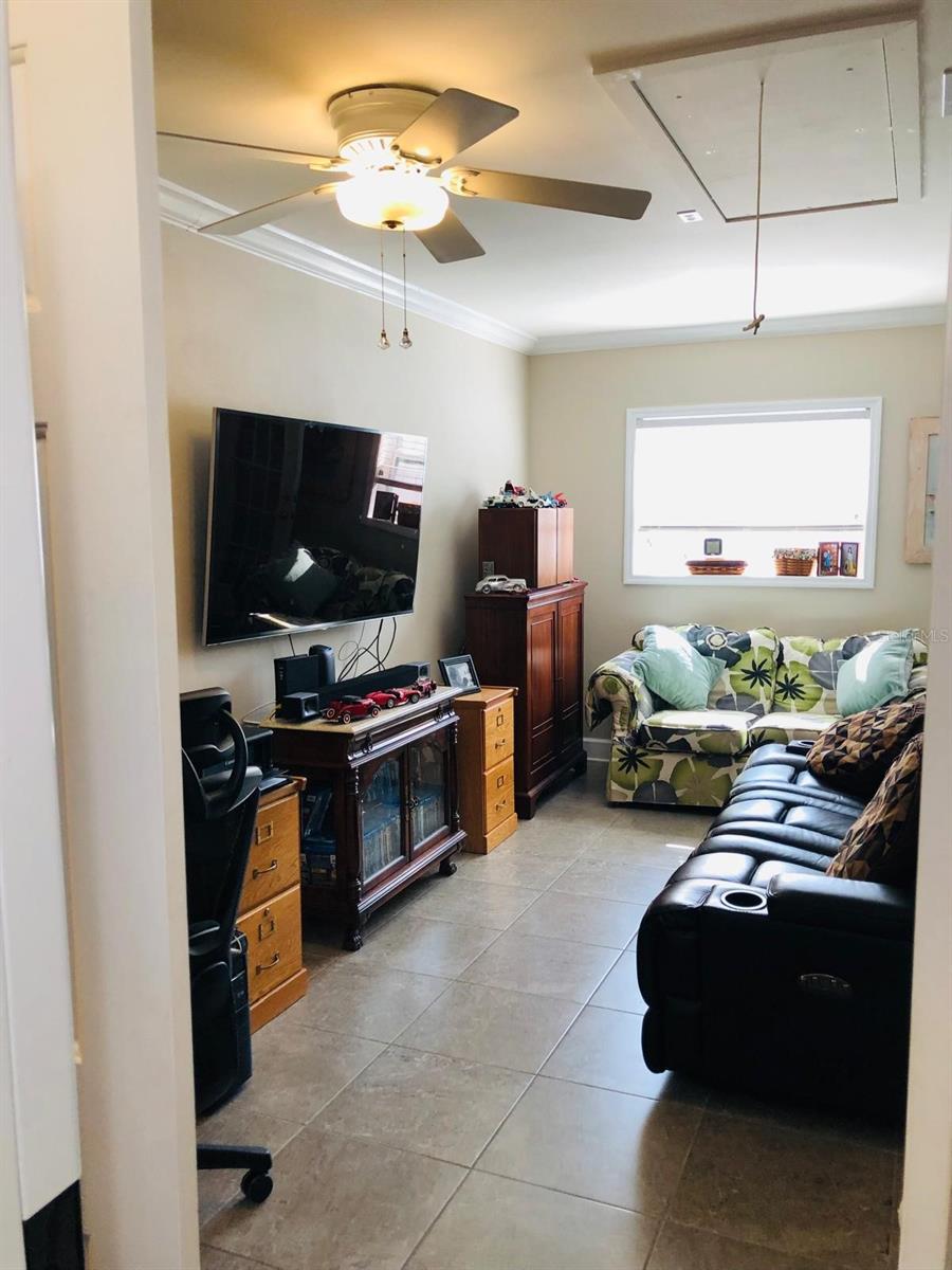 HILLCREST UR SUB - Residential