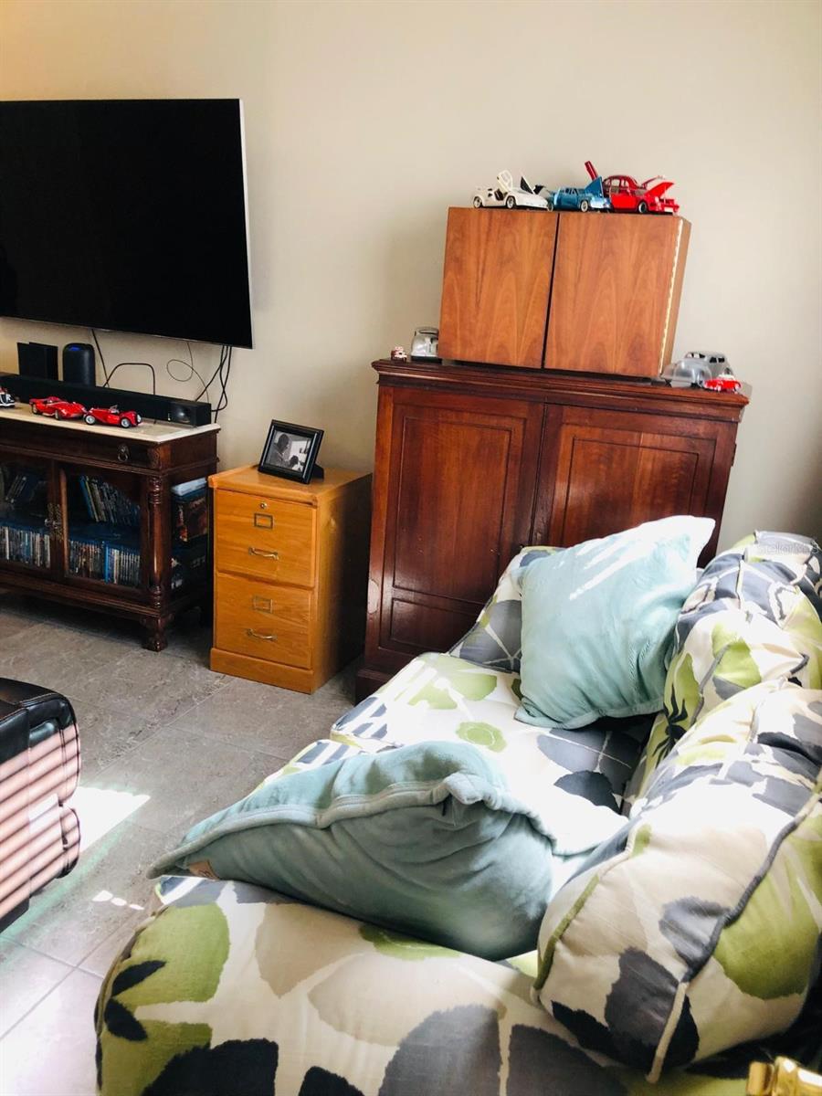 HILLCREST UR SUB - Residential