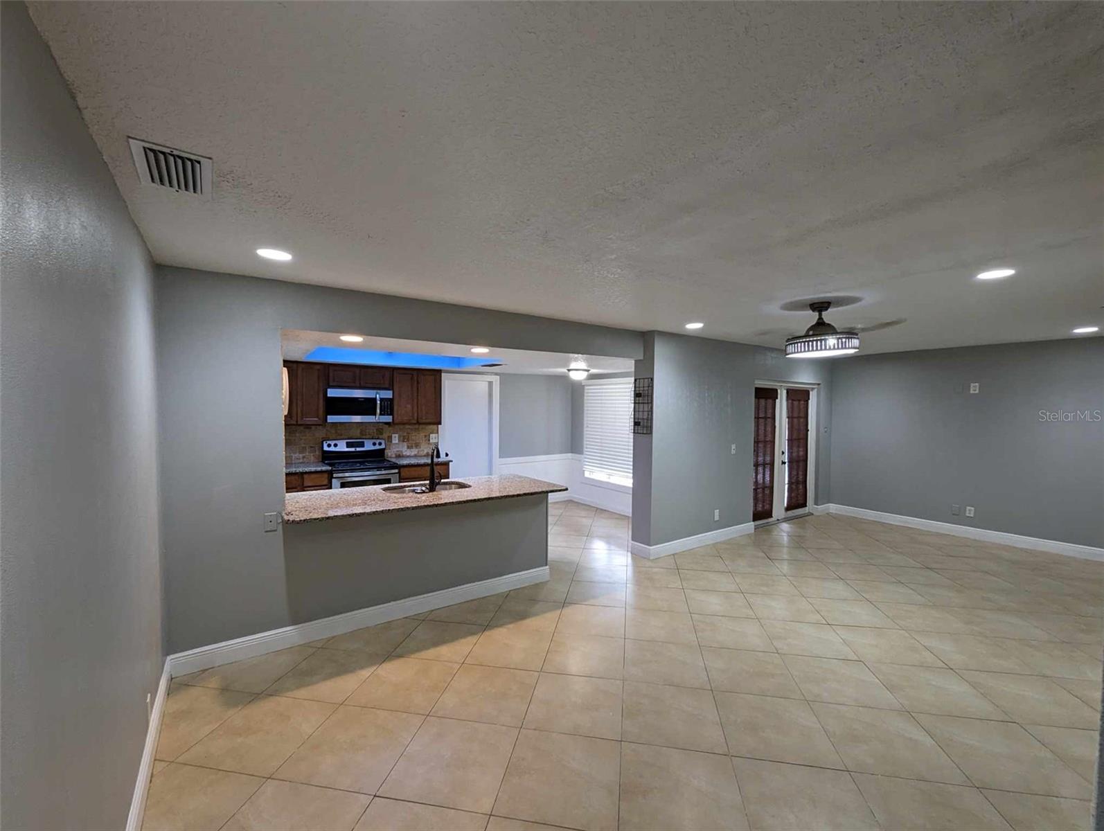 FLA HIGHLANDS CO SUB - Residential Lease