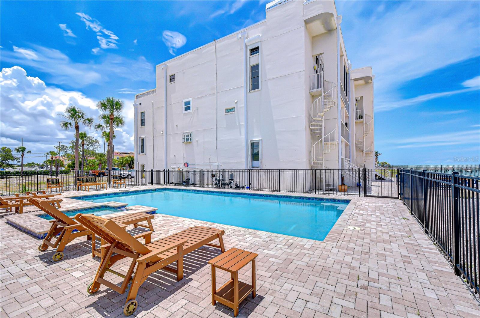 THE TIKI BAY CONDO - Residential
