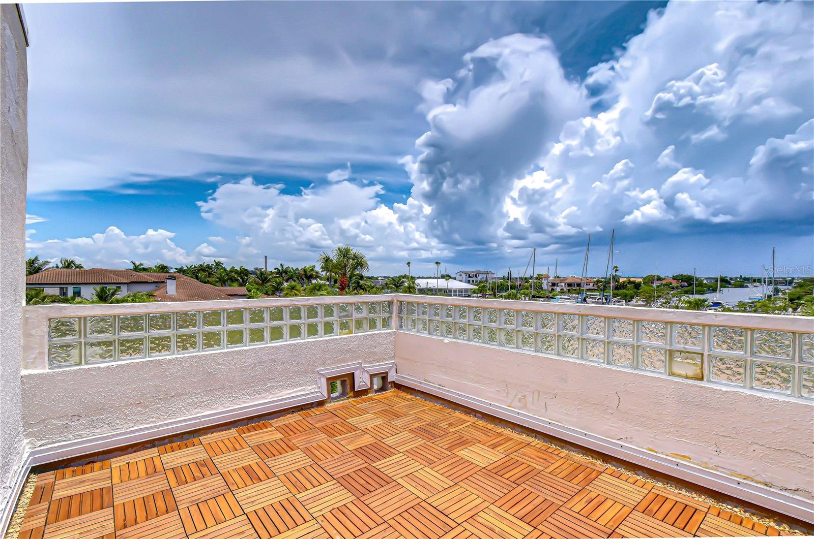 THE TIKI BAY CONDO - Residential