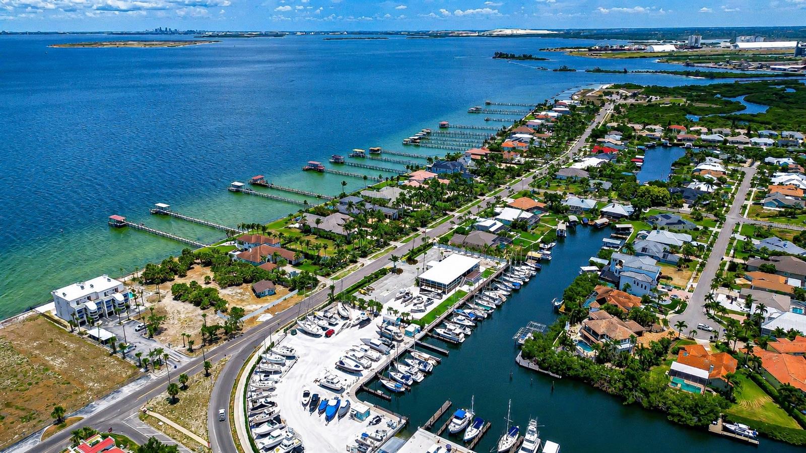 THE TIKI BAY CONDO - Residential