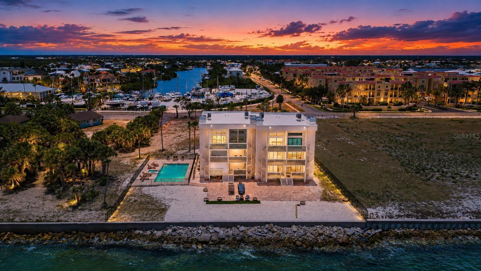 THE TIKI BAY CONDO - Residential