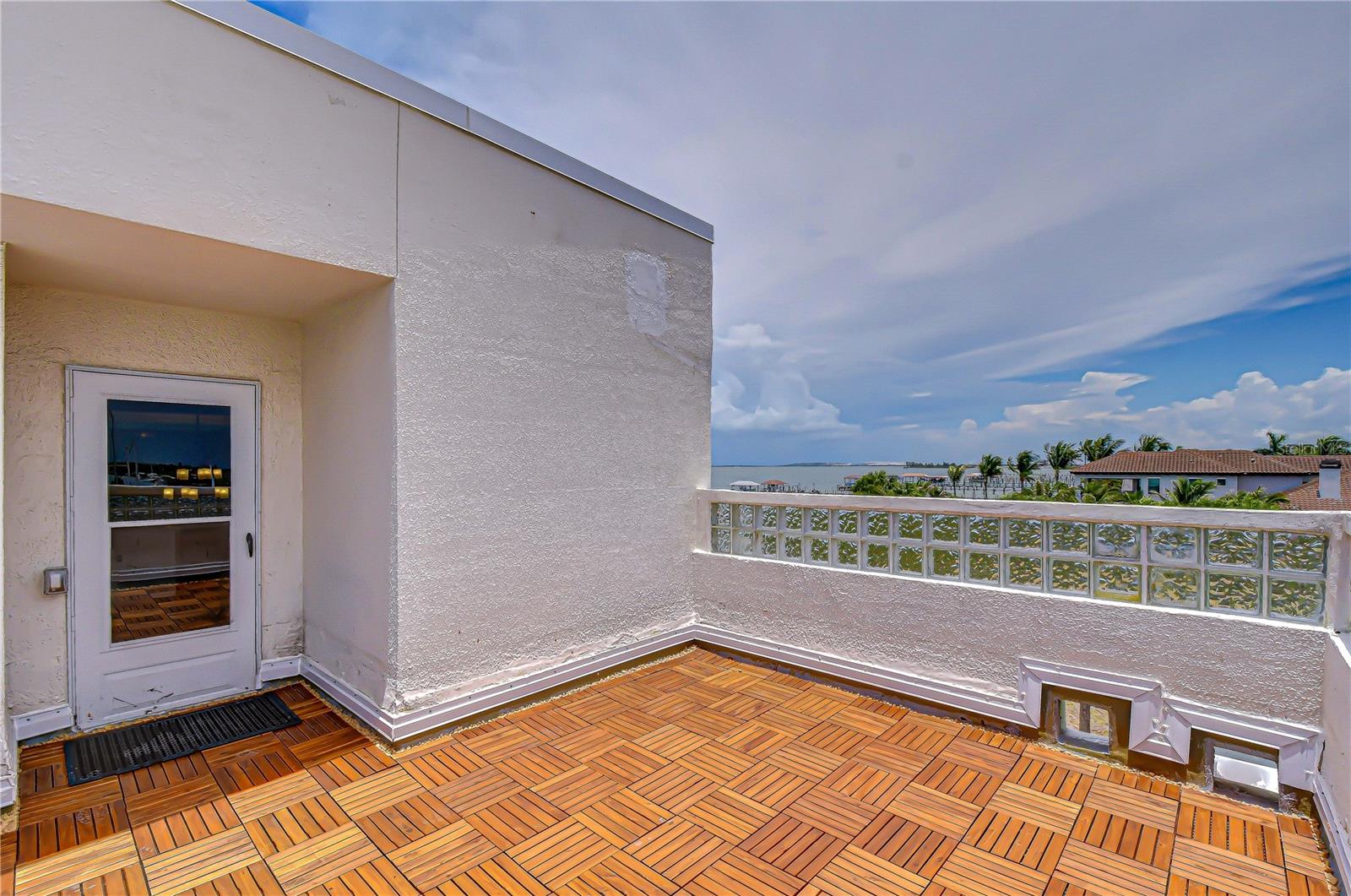 THE TIKI BAY CONDO - Residential