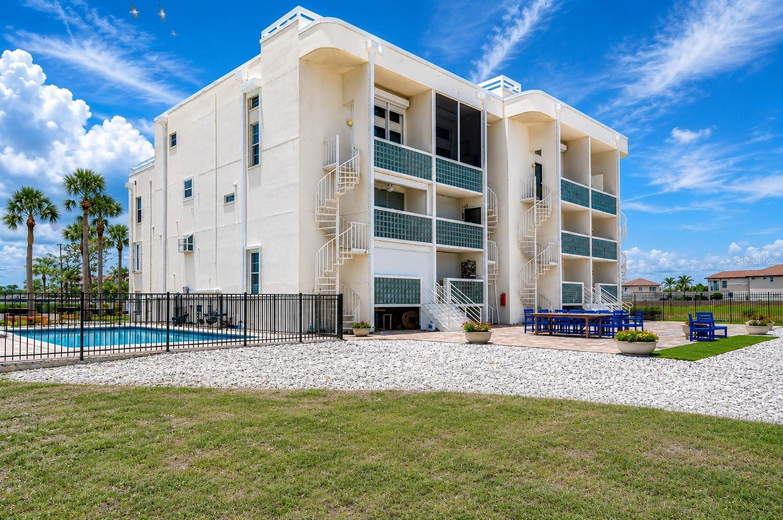 THE TIKI BAY CONDO - Residential
