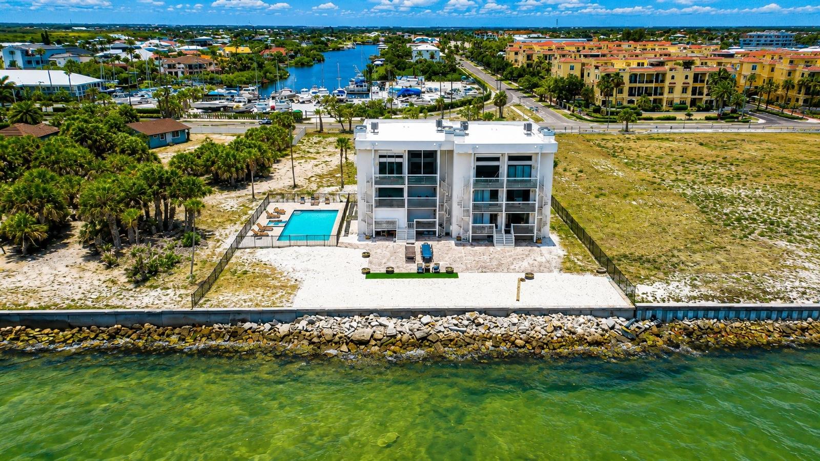 THE TIKI BAY CONDO - Residential