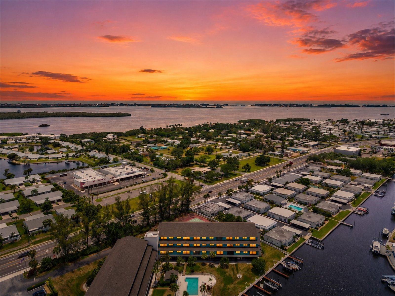 THE WATERWAY PH I - Residential Lease