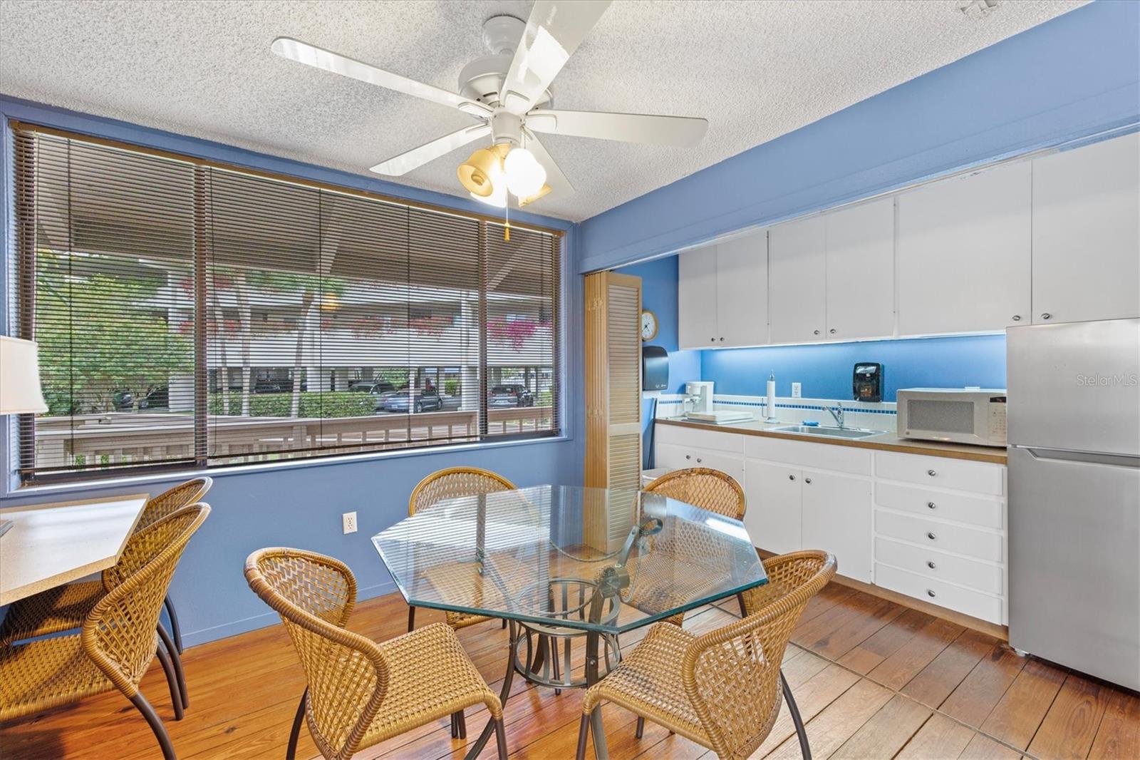 THE WATERWAY PH I - Residential Lease