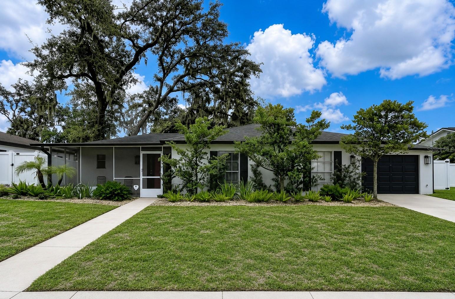 SOUTHWOOD HILLS UNIT 02 - Residential