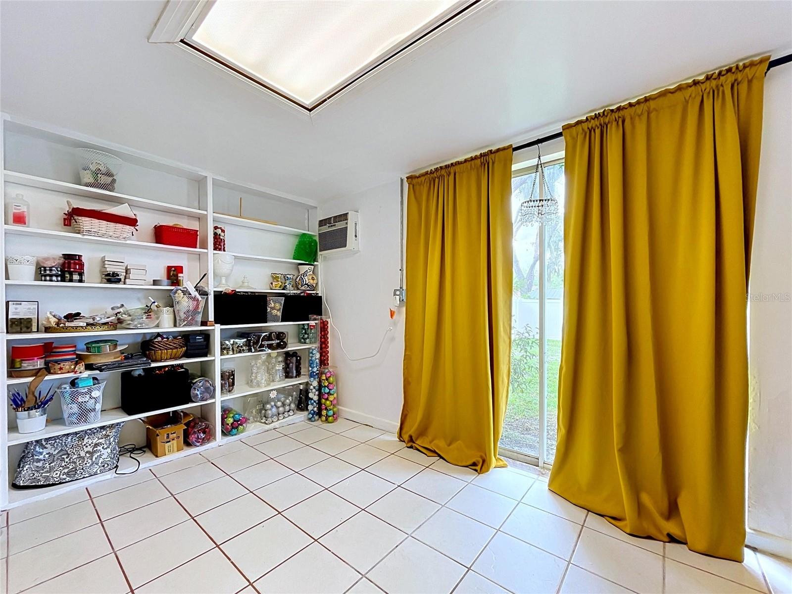 SOUTHWOOD HILLS UNIT 02 - Residential