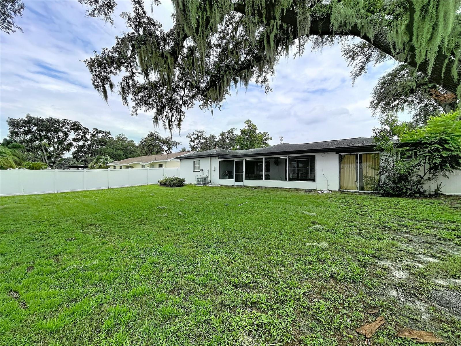 SOUTHWOOD HILLS UNIT 02 - Residential