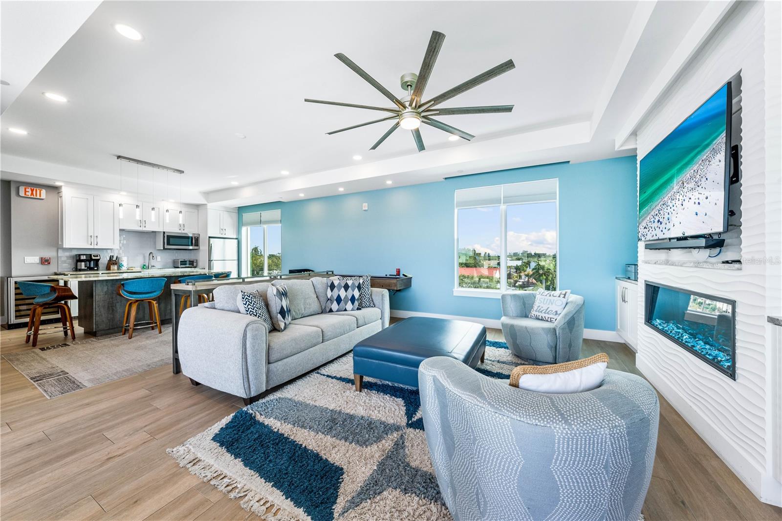 BEACH HOUSE RESIDENCES - Residential
