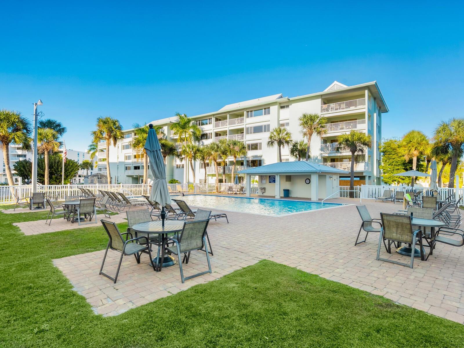 BEACH HOUSE RESIDENCES - Residential