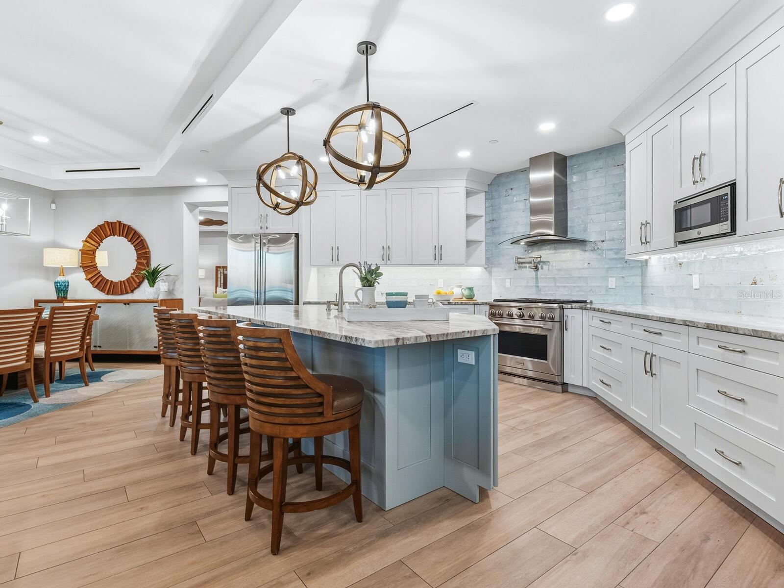 BEACH HOUSE RESIDENCES - Residential