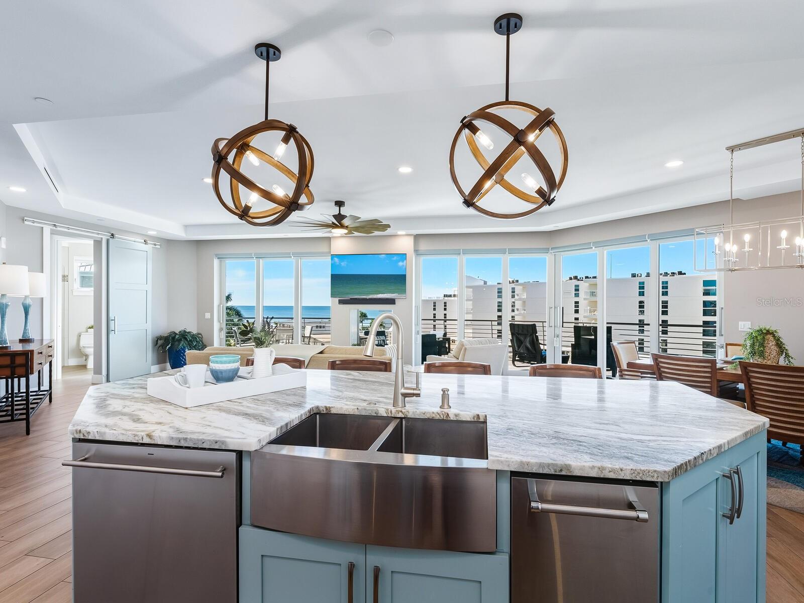 BEACH HOUSE RESIDENCES - Residential