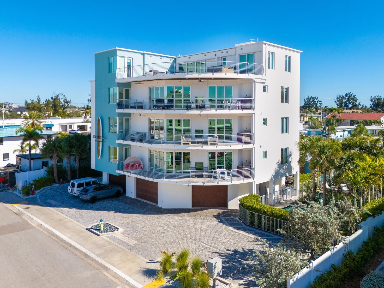 BEACH HOUSE RESIDENCES - Residential