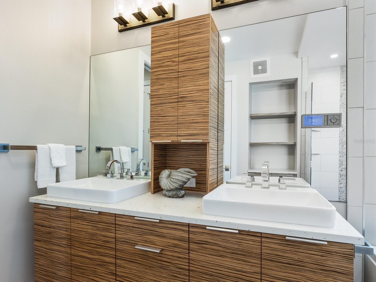 BEACH HOUSE RESIDENCES - Residential