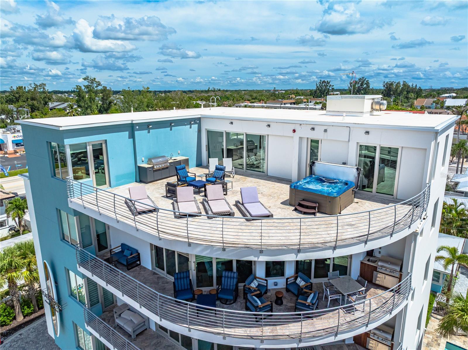 BEACH HOUSE RESIDENCES - Residential