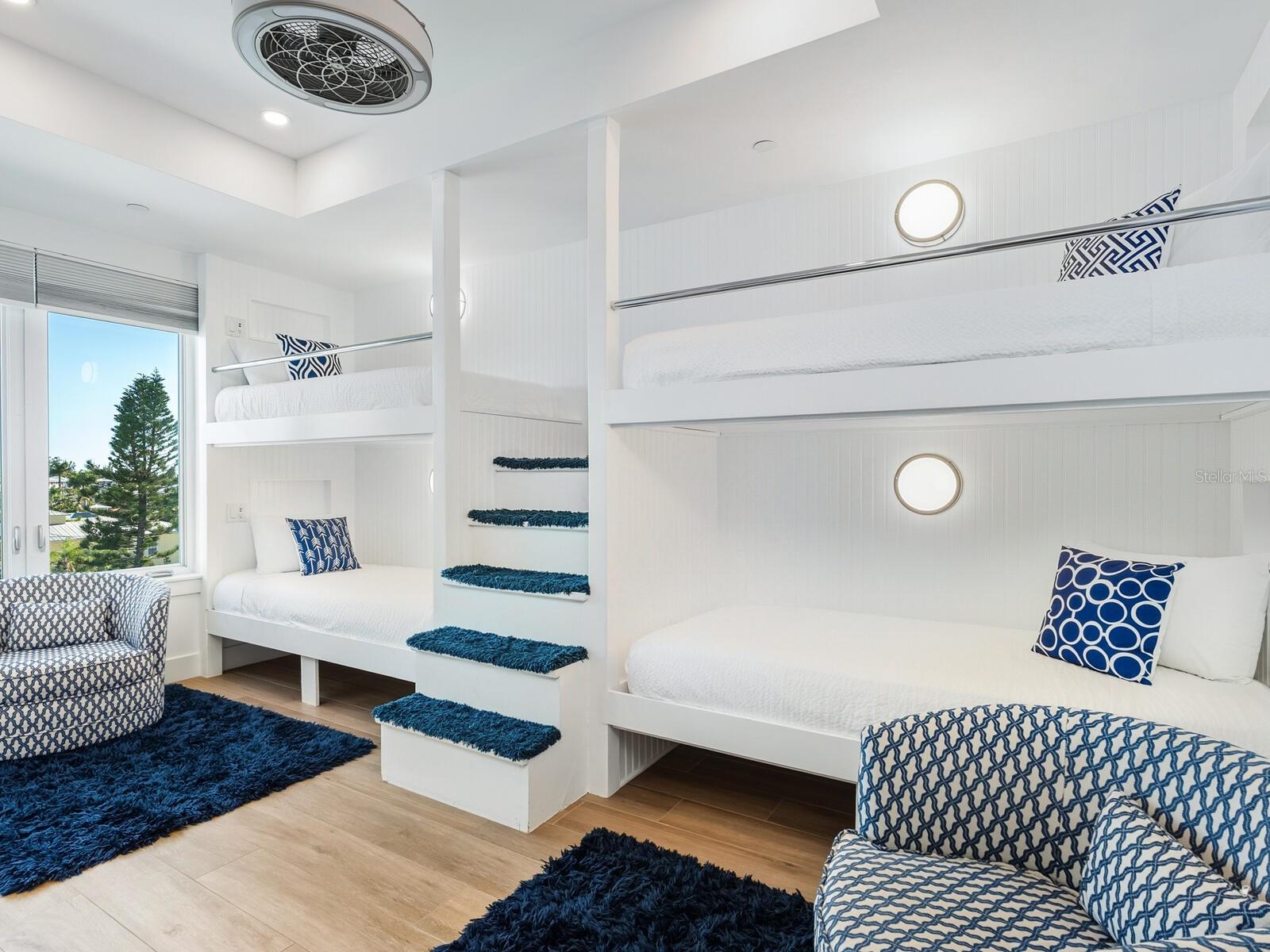 BEACH HOUSE RESIDENCES - Residential