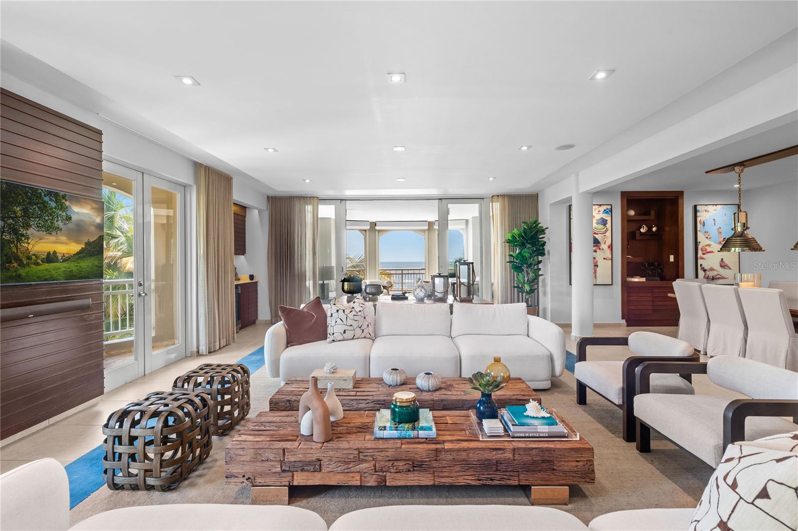 Elegant 280 m² residence located in the exclusive oceanfront community of Plaza del Mar Norte in Palmas del Mar. This apartment features an open and spacious layout that includes a living room, dining area, and family room, along with a modern kitchen and laundry area. It offers four bedrooms, including a primary suite with a walk-in closet and private bathroom, plus 3.5 bathrooms in total.

A large open-air balcony provides panoramic views. The property includes three parking spaces: one garage space (57 m²), one exterior space (14.7 m²), and an additional space for a golf cart (4.8 m²). Enjoy direct beach access, 24-hour security, and a variety of recreational amenities.

The condominium also features an elevator, stair access from the main entrance, a backup power generator, and a water cistern. Approximate expenses include HOA fees of $744.80/month, annual CRIM taxes of $3,051, and annual hazard insurance of $8,474. The unit’s participation in common areas is 3.92%.