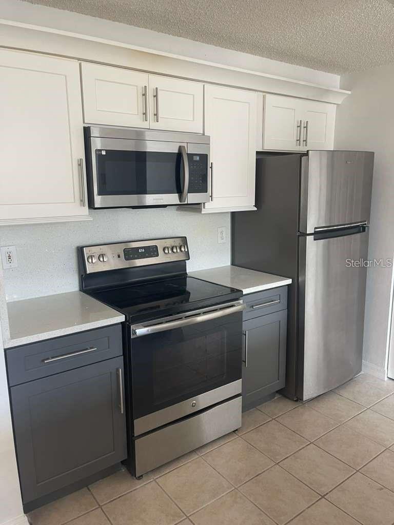 PALMS VILLA RESIDENCES - Residential Lease