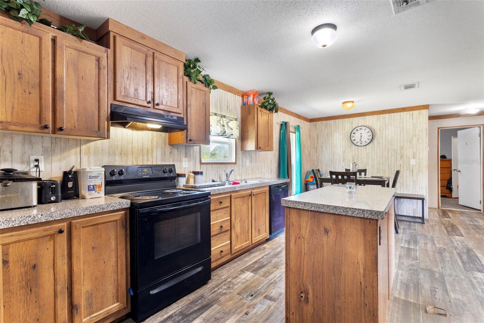 WILLISTON HLNDS - Residential
