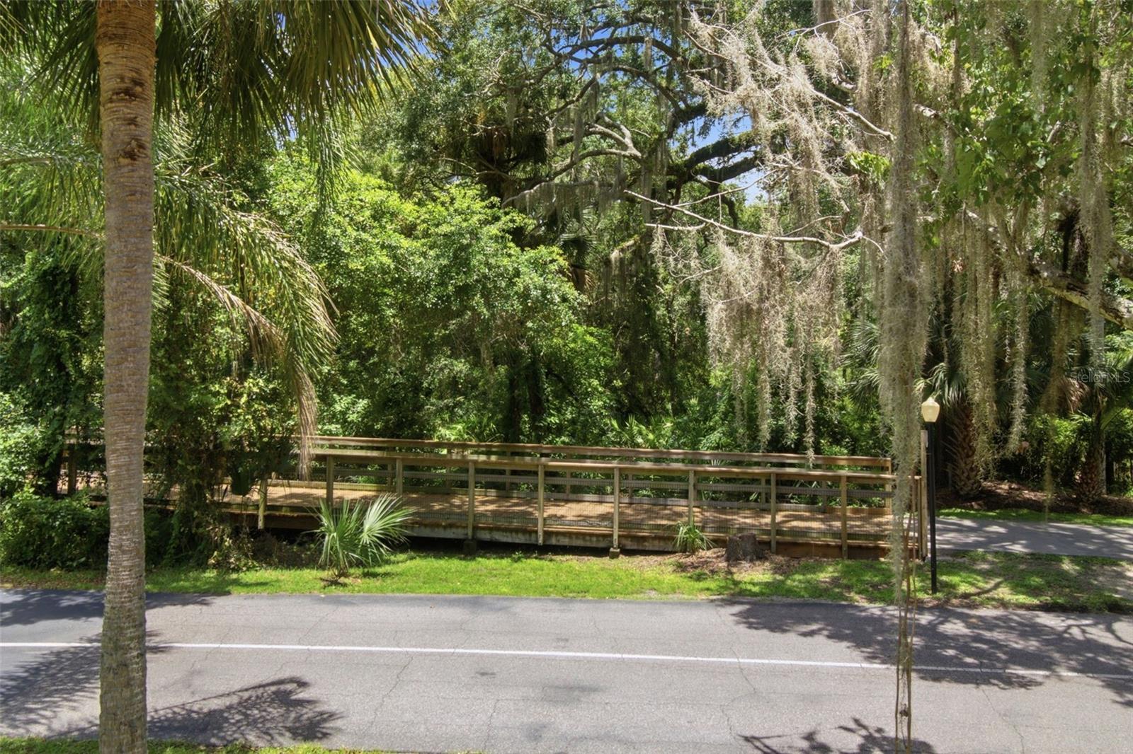 LAKESIDE CONDO APTS - Residential