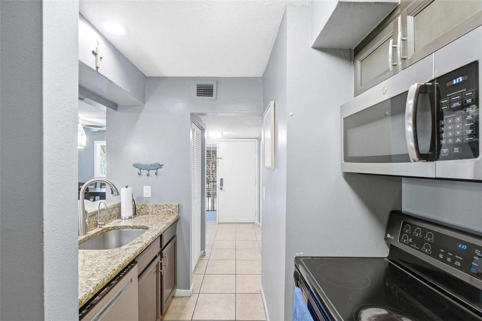 LAKESIDE CONDO APTS - Residential