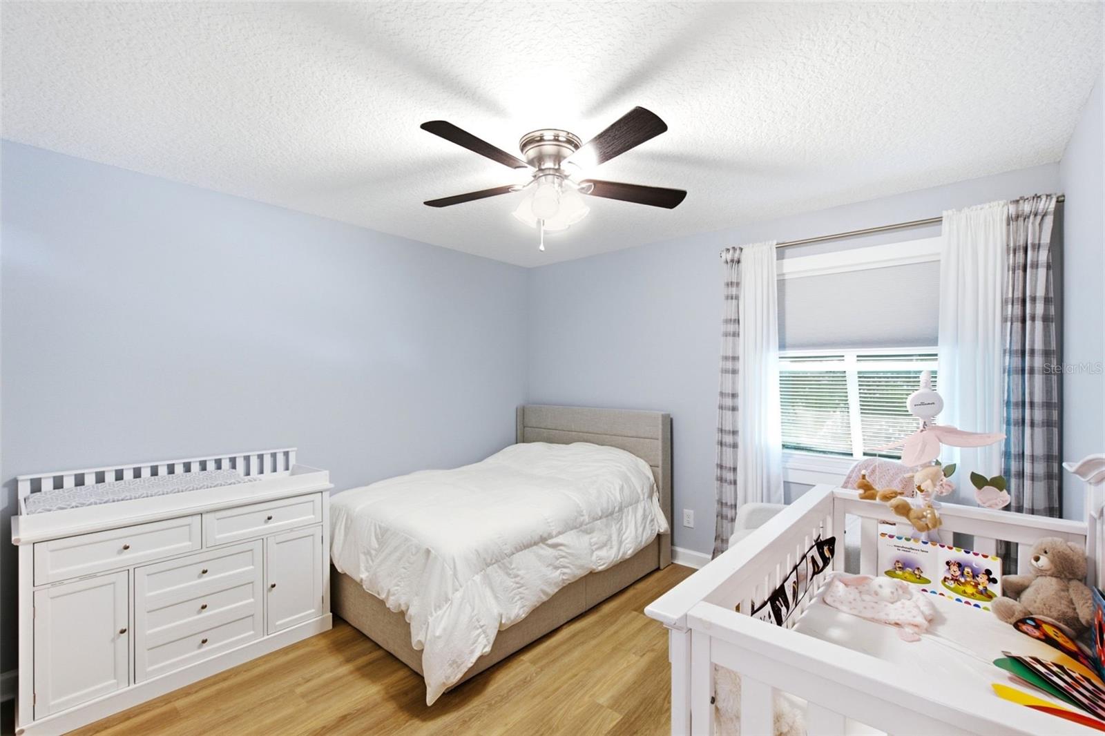 LAKESIDE CONDO APTS - Residential