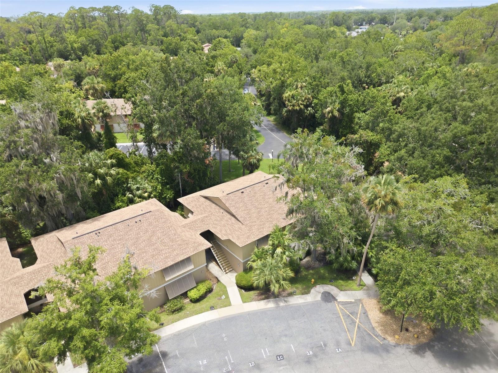 LAKESIDE CONDO APTS - Residential