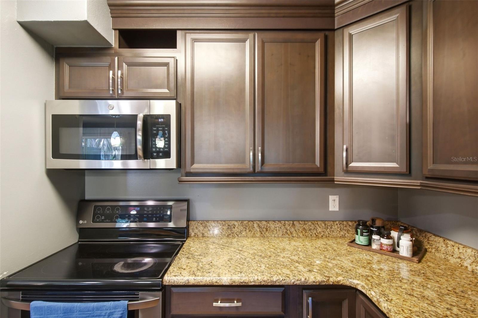 LAKESIDE CONDO APTS - Residential
