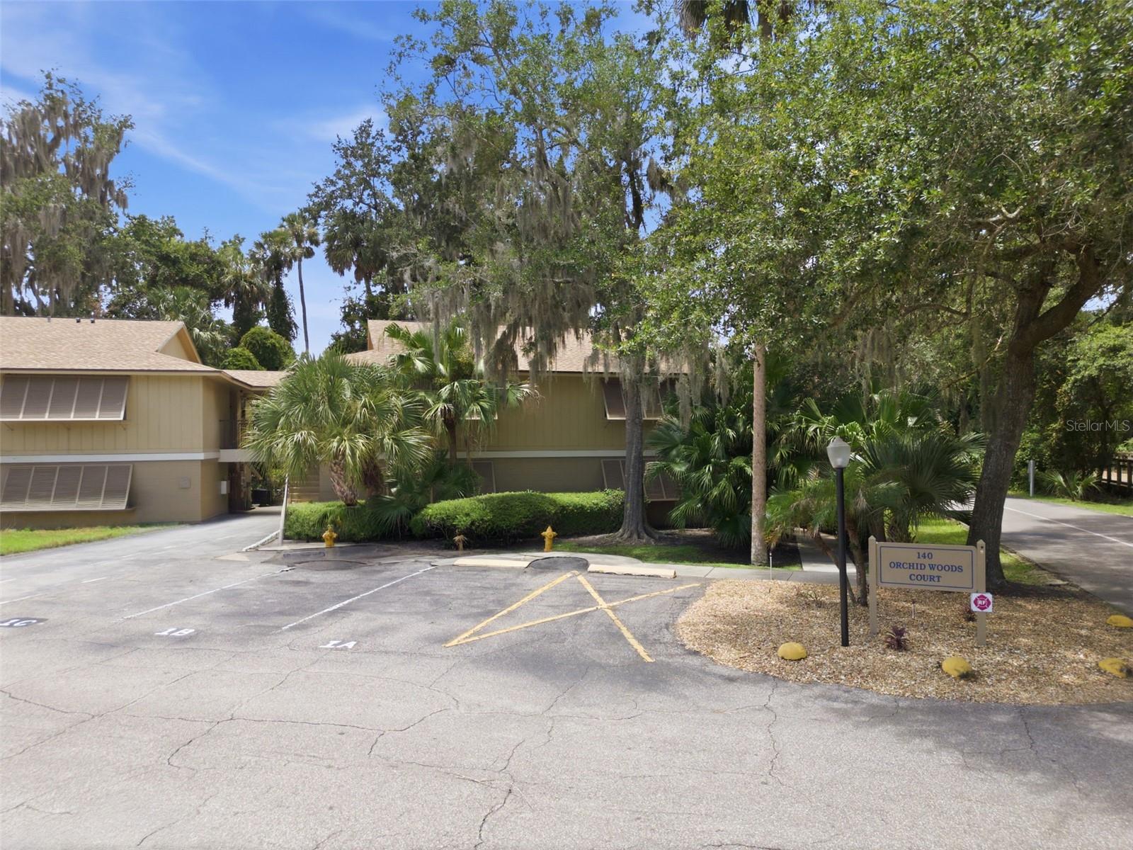 LAKESIDE CONDO APTS - Residential