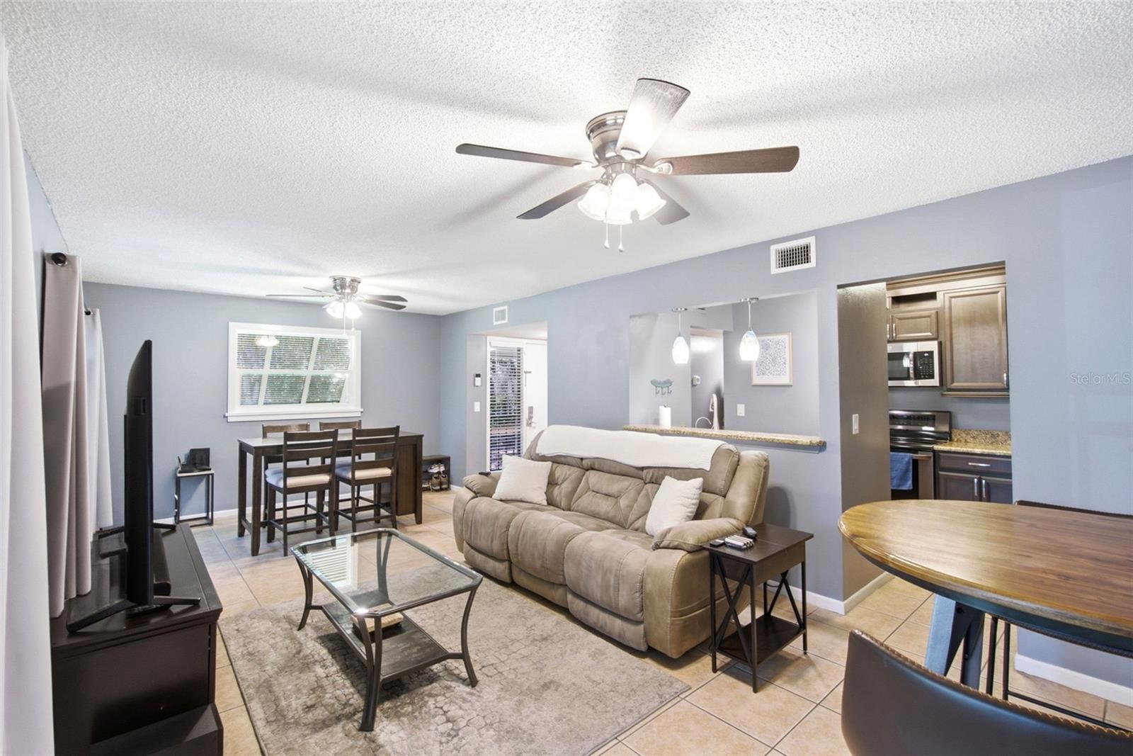 LAKESIDE CONDO APTS - Residential